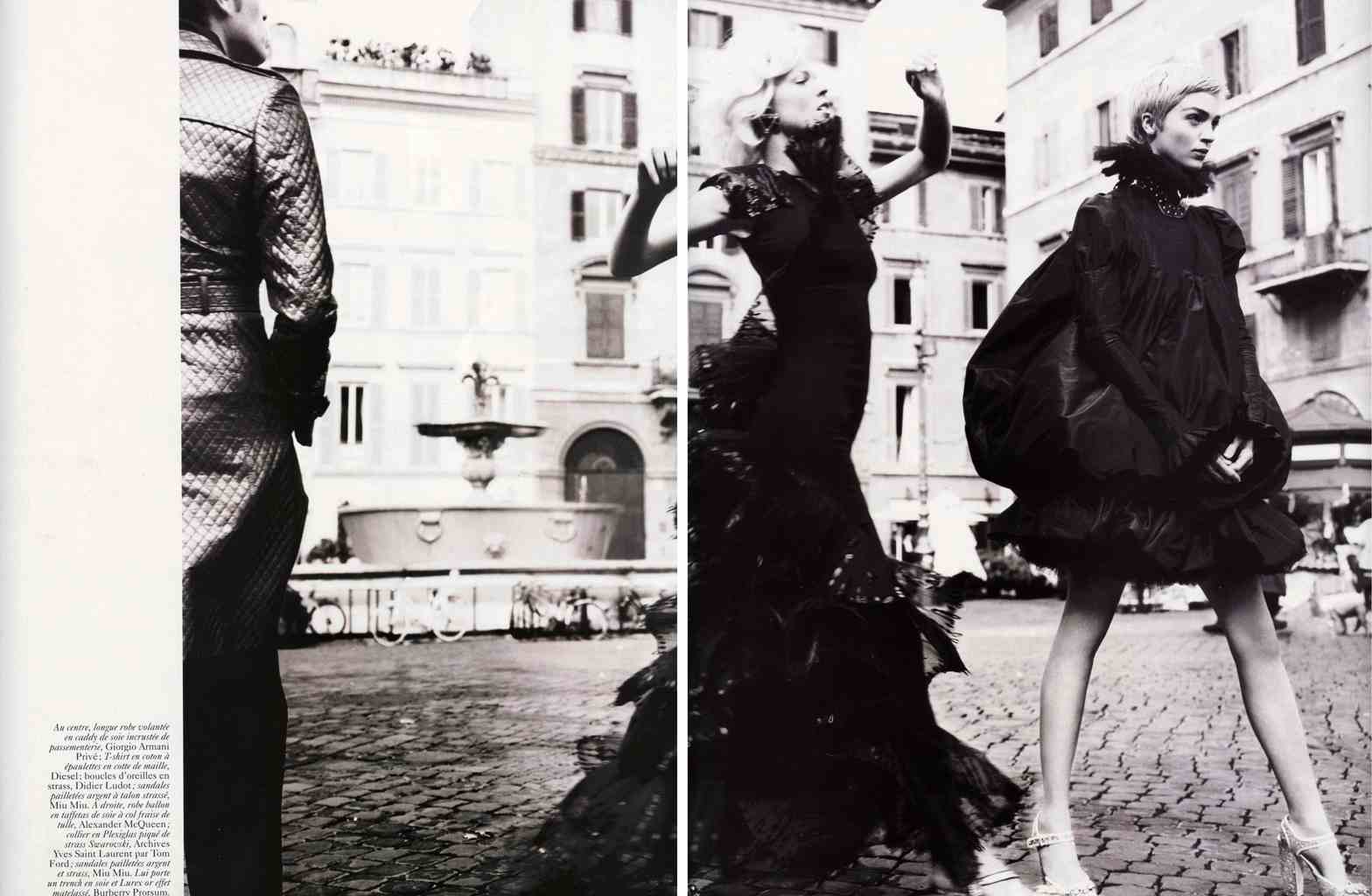 VOGUE PARIS - 2006
Photographer: Mario Testino
Model: Carine Roitfeld
Stylist: Eva Herzigova - Mariacarla Boscono
Location: Rome - Italy