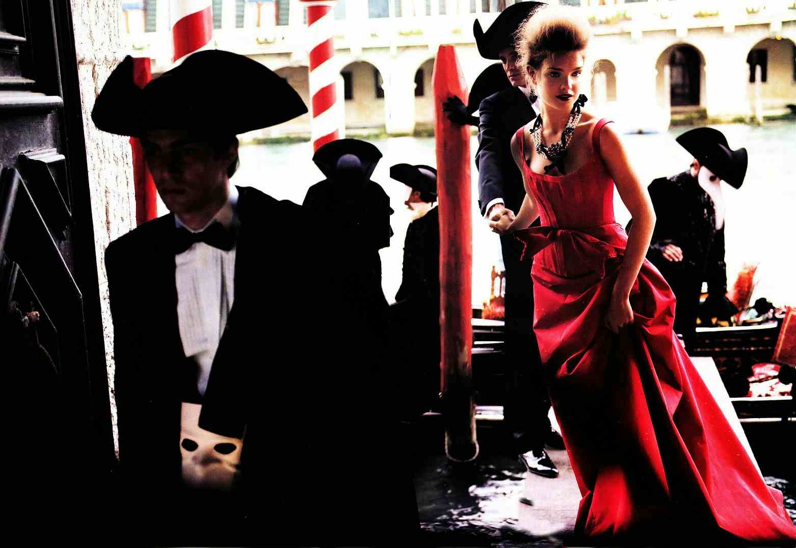 VOGUE USA - 2005
Photographer: Mario Testino
Model: Natalia Vodianova
Stylist: Grace Coddington
Location: Venice - Italy
