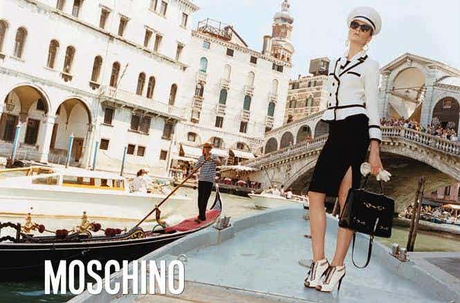MOSCHINO - F/W 2011
Photographer: Juergen Teller
Model: Irina Kulikova
Stylist: Anna Dello Russo
Location: Venice - Italy