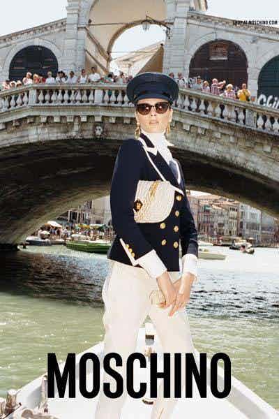 MOSCHINO - F/W 2011
Photographer: Juergen Teller
Model: Irina Kulikova
Stylist: Anna Dello Russo
Location: Venice - Italy