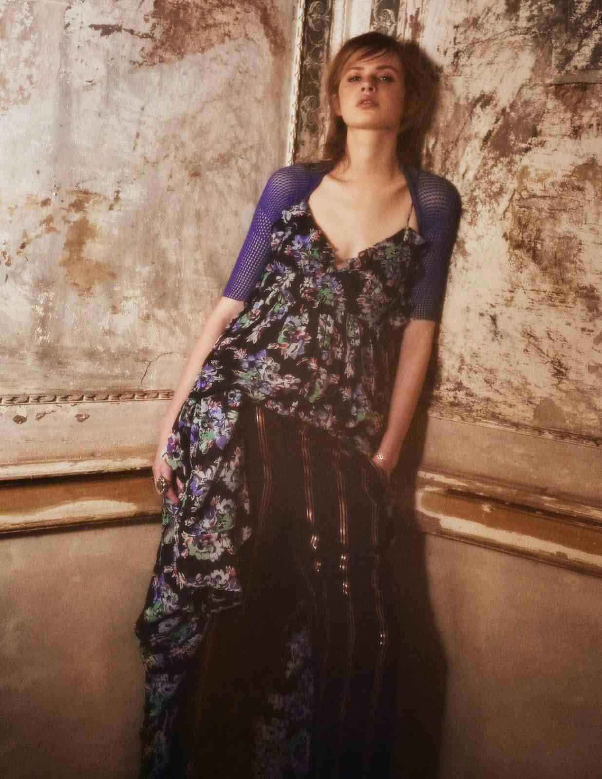 ELLE FRANCE - February 2017
Photographer: Serge Leblon
Model: Anna Lund
Stylist: Tamara Taichman
Location: Palermo, Italy