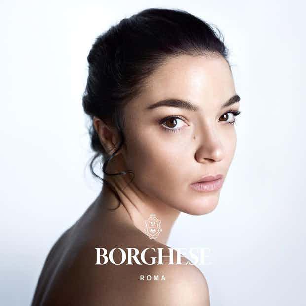 BORGHESE - 2017
Photographer: Camilla Akrans
Model: Maria Carla Boscono
Stylist: Martine De Menthon
