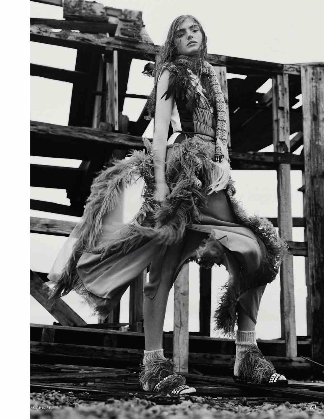 VOGUE RUSSIA - September 2017
Photographer: Ben Weller
Model: Federico Spinas and Skylar Tartz
Stylist: Margherita Moro
Location: UK