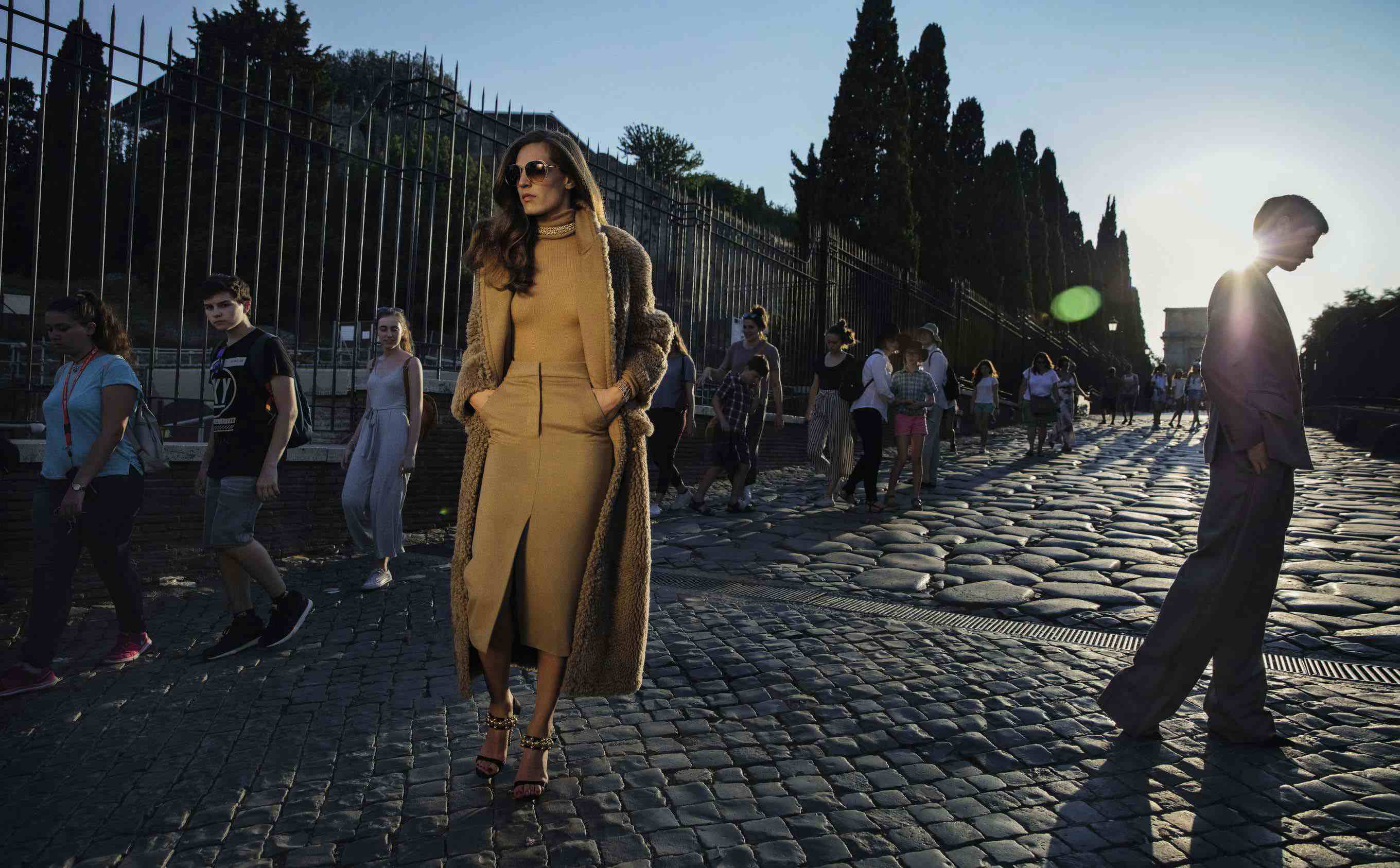 VOGUE ITALIA - September 2017
Photographer: Inez & Vinoodh
Model: Mariacarla Boscono, Saskia De Brauw, Othilia Simon
Stylist: Alex White
Location: Rome, Italy