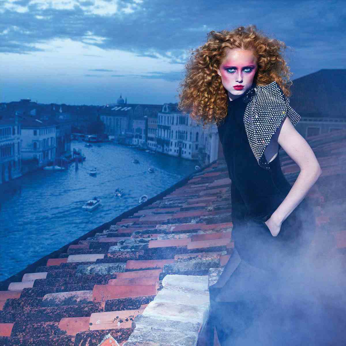 VOGUE PARIS - November 2017
Photographer: Inez & Vinoodh
Model: Anja Rubik, Rianne Von Rompey, Anna Ewers
Location: Venice, Italy