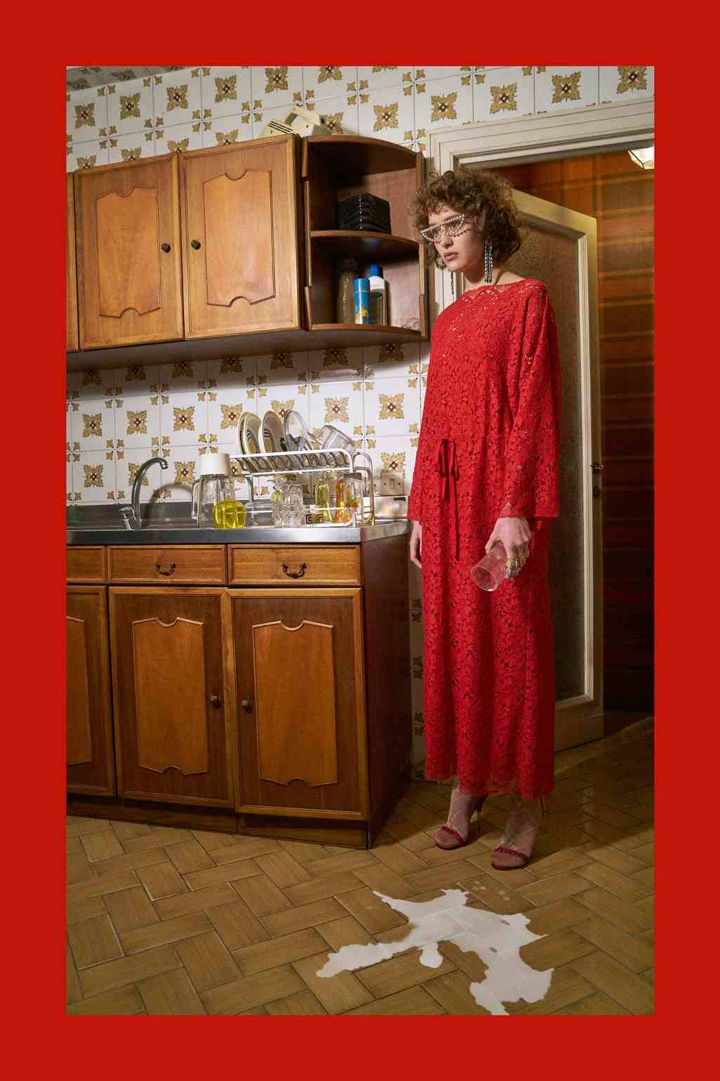 GUCCI - Women's Pre-Fall 2018 Look Book
Photographer: Peter Schlesinger
