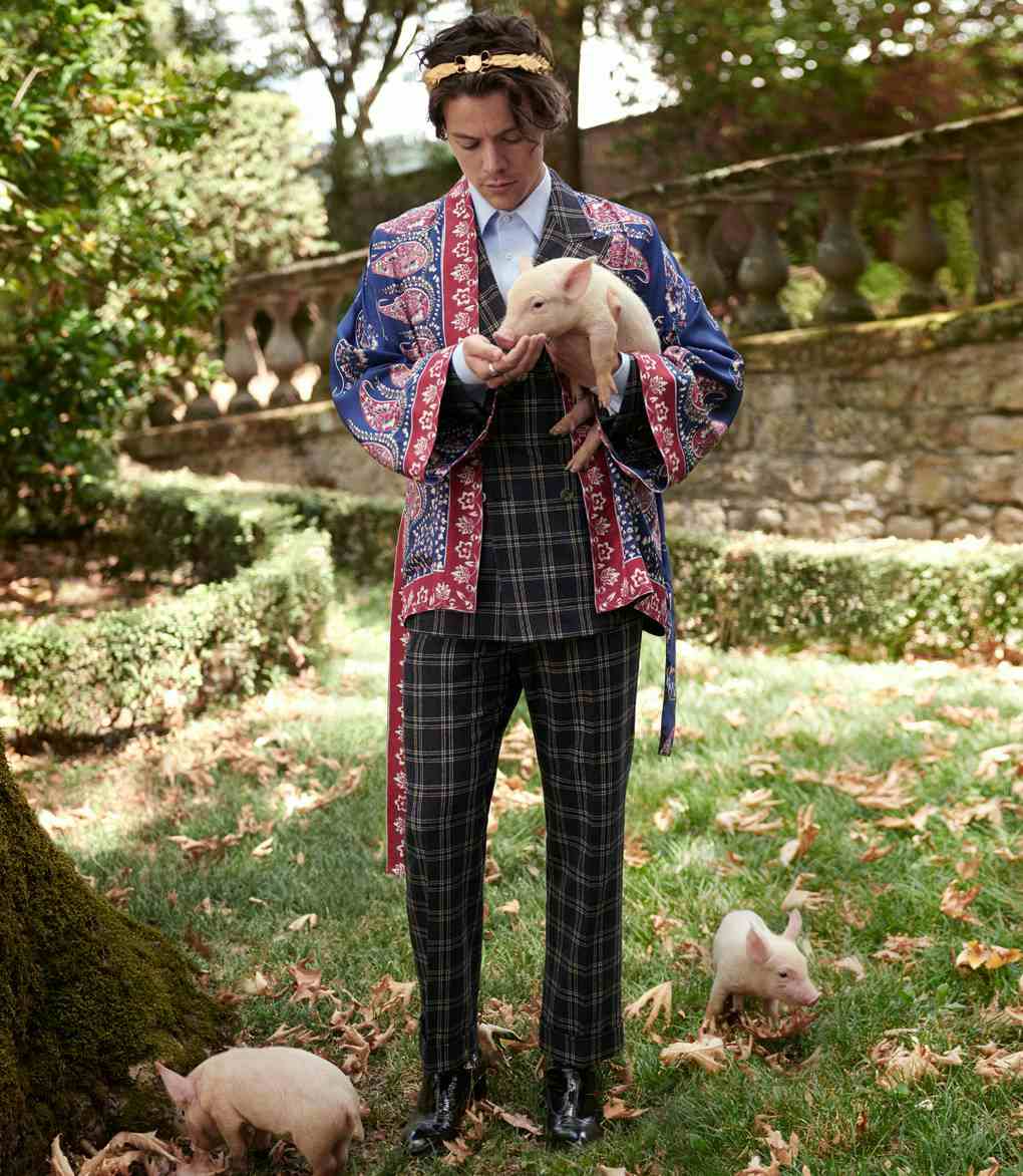 GUCCI - Men's Tailoring
Photographer: Glen Luchford
Model: Harry Styles
