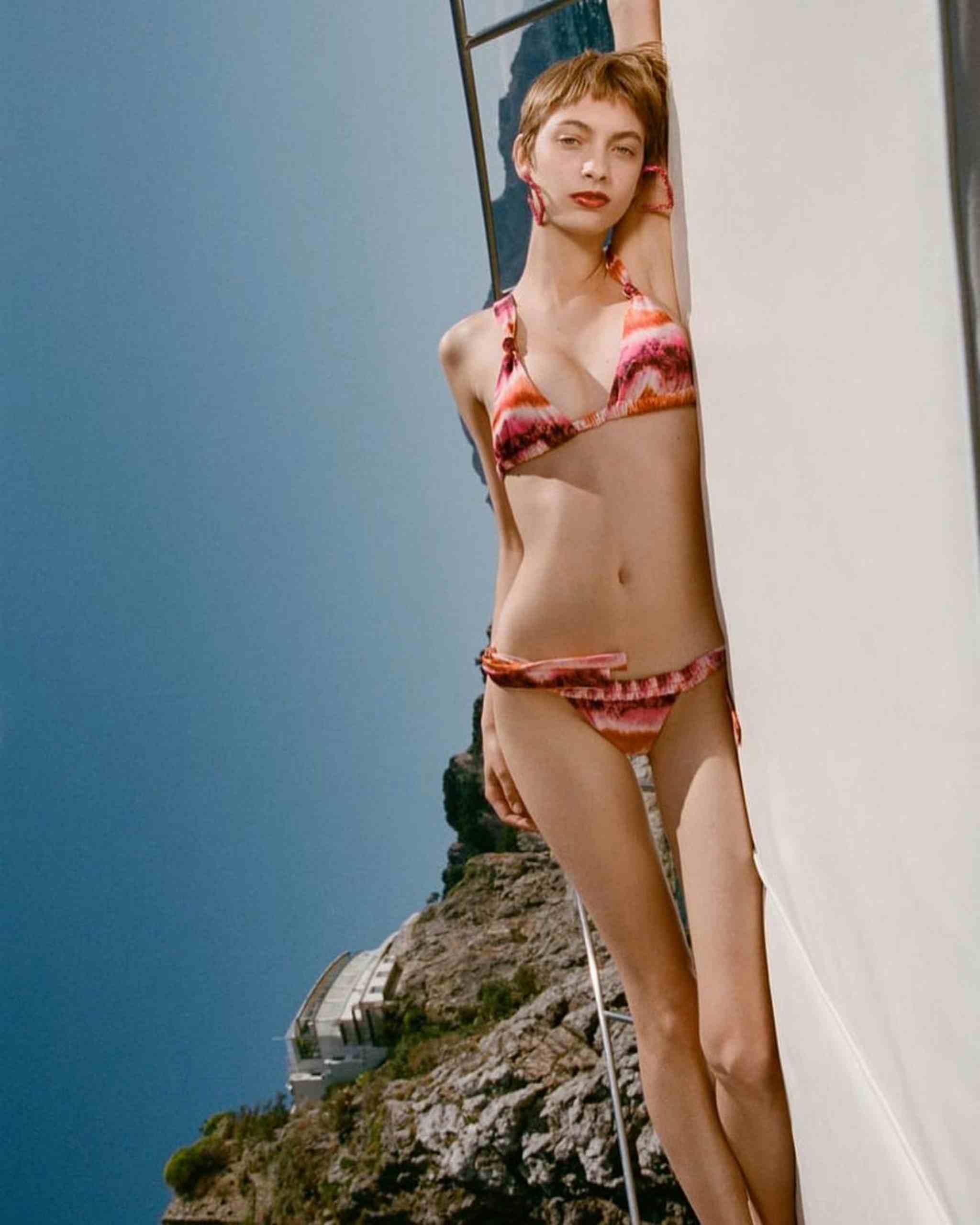 ZARA - Swimsuit Campaign '23
Photographer: Bibi Borthwick
